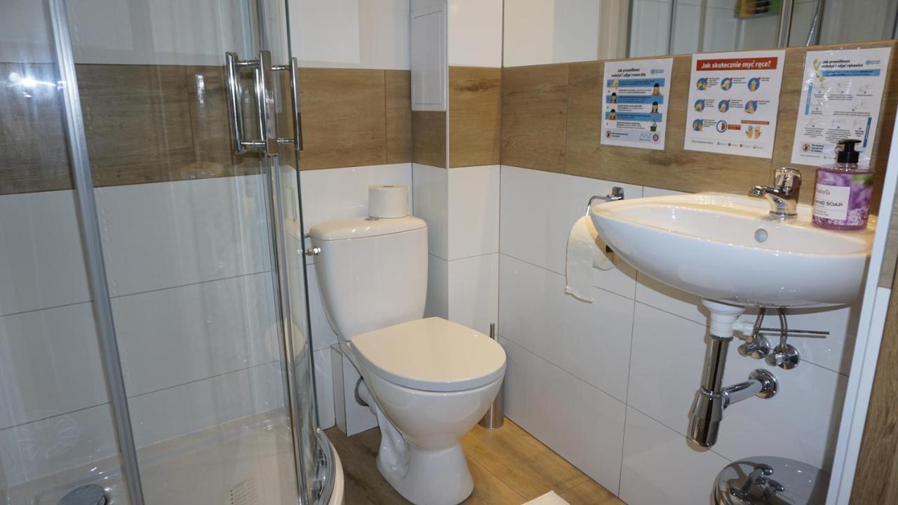 Twin Room Private Bathroom